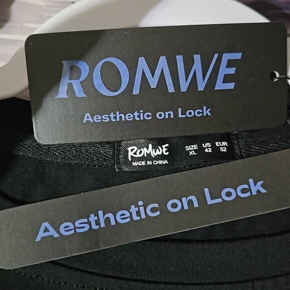 RoMWe Juliet and Romeo graphic T-shirt Size XL NWT - Picture 6 of 7